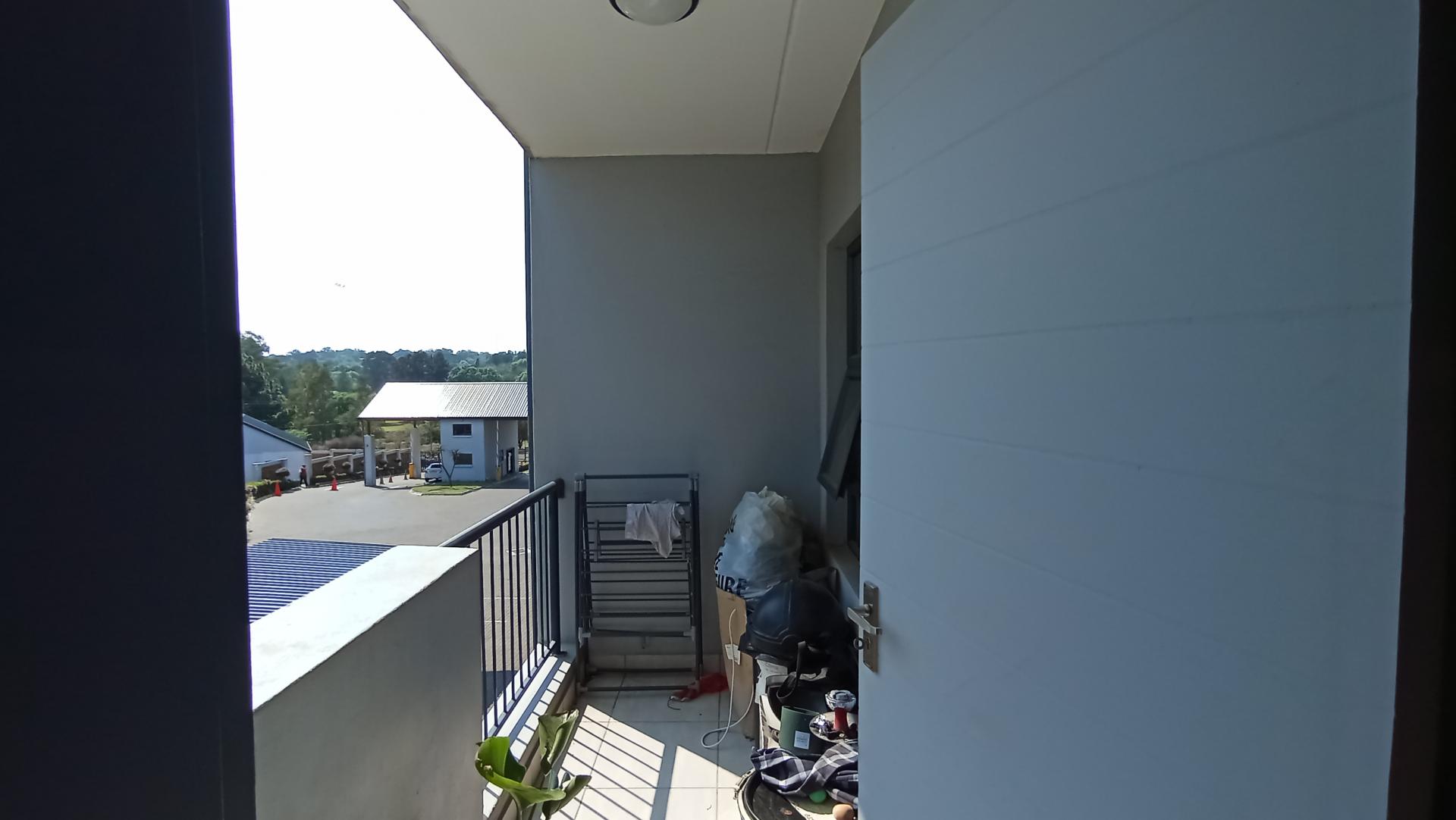 Balcony - 8 square meters of property in Glen Austin AH (Midrand)
