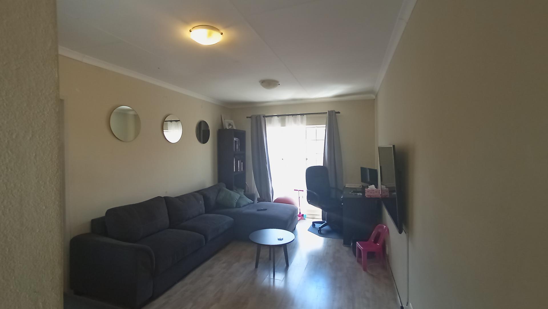 Lounges - 19 square meters of property in Newmark Estate
