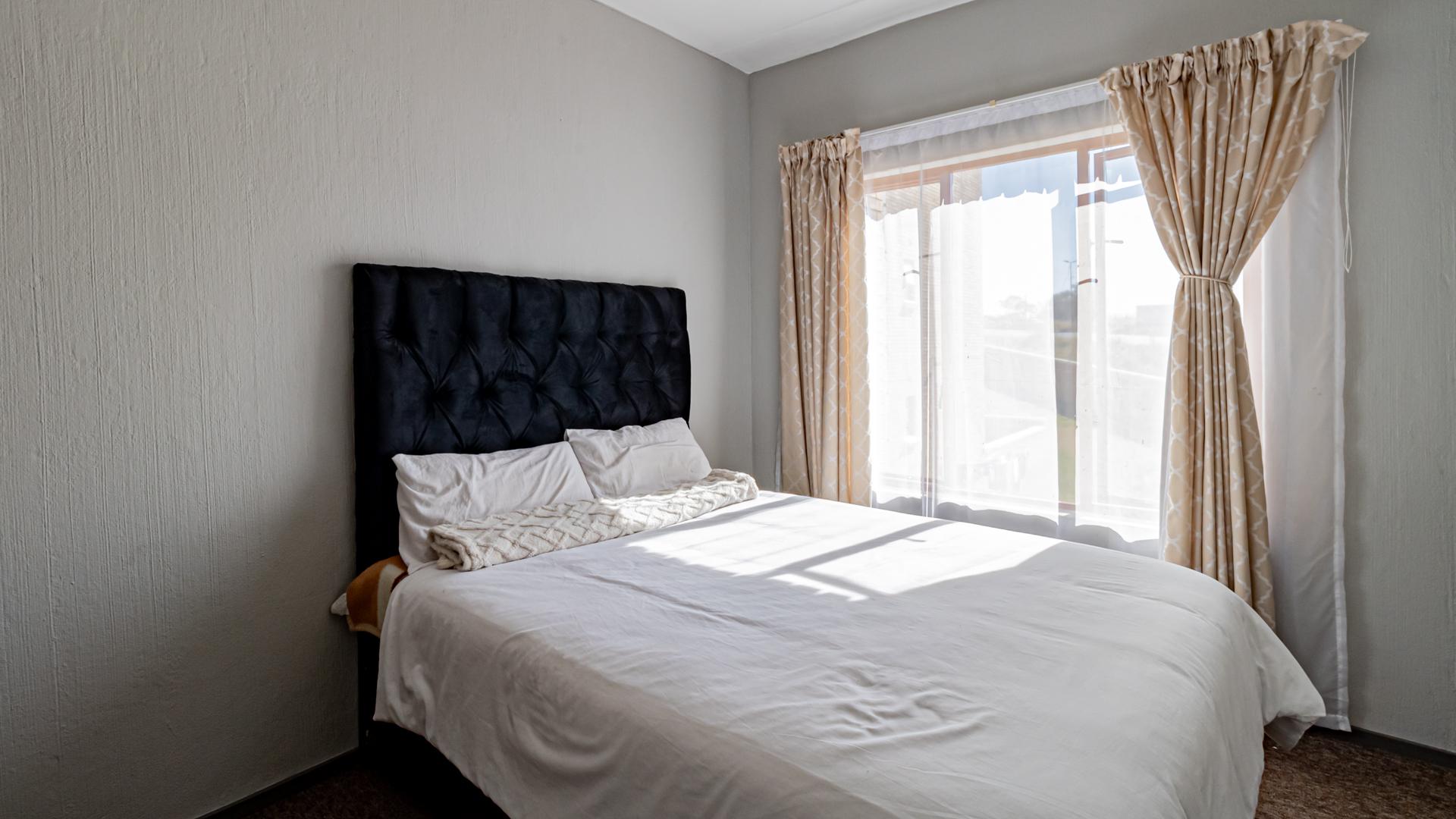 Bed Room 1 of property in Randpark Ridge