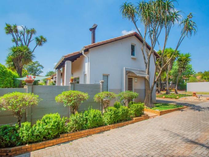 3 Bedroom Simplex for Sale For Sale in Weltevreden Park - MR723294
