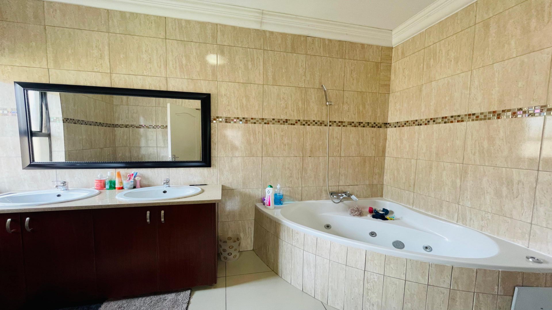 Bathroom 2 of property in Sagewood