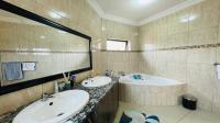 Bathroom 1 of property in Sagewood