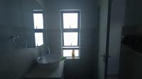 Bathroom 1 - 6 square meters of property in Rua Vista