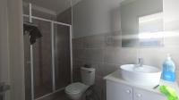 Bathroom 1 - 6 square meters of property in Rua Vista