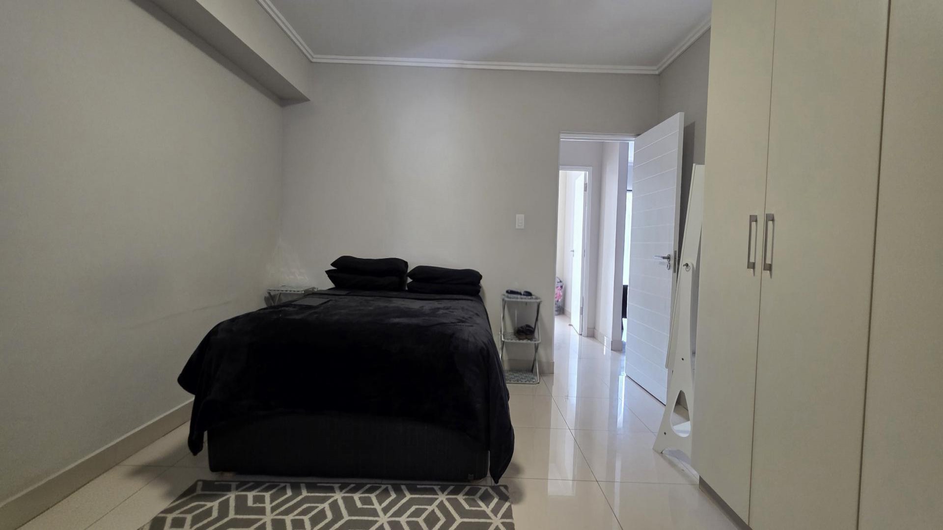 Main Bedroom of property in Umhlanga Ridge