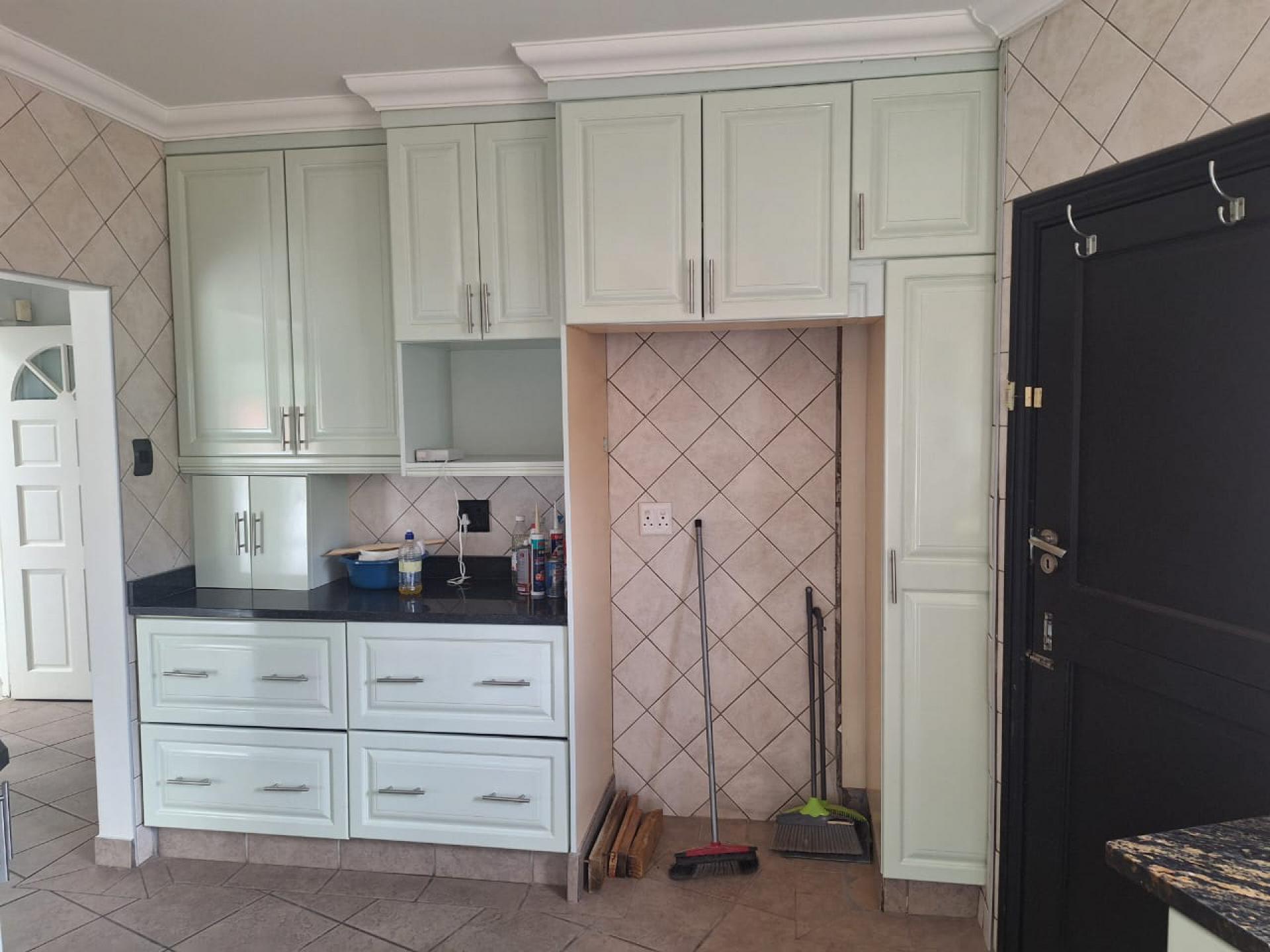  of property in Uvongo