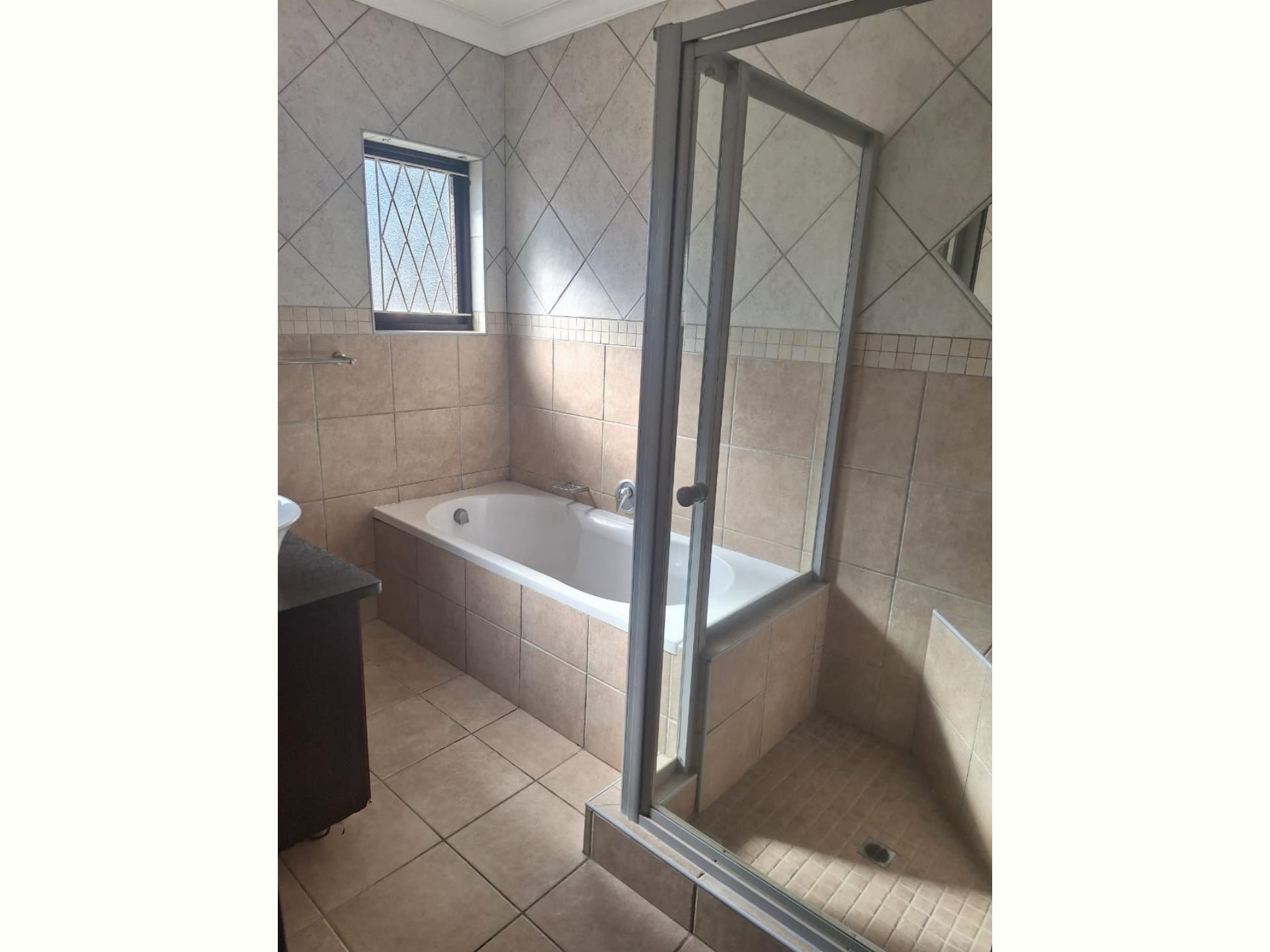  of property in Uvongo