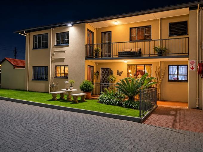 2 Bedroom Apartment for Sale For Sale in Verwoerdpark - MR723465