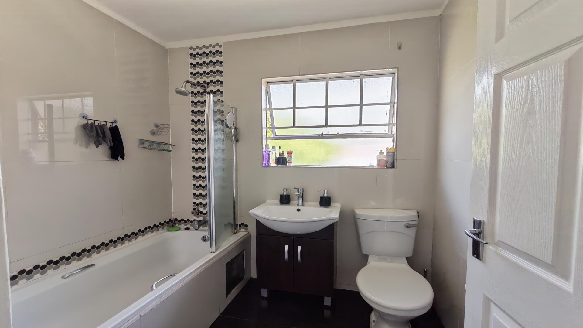 Bathroom 1 of property in Paulshof