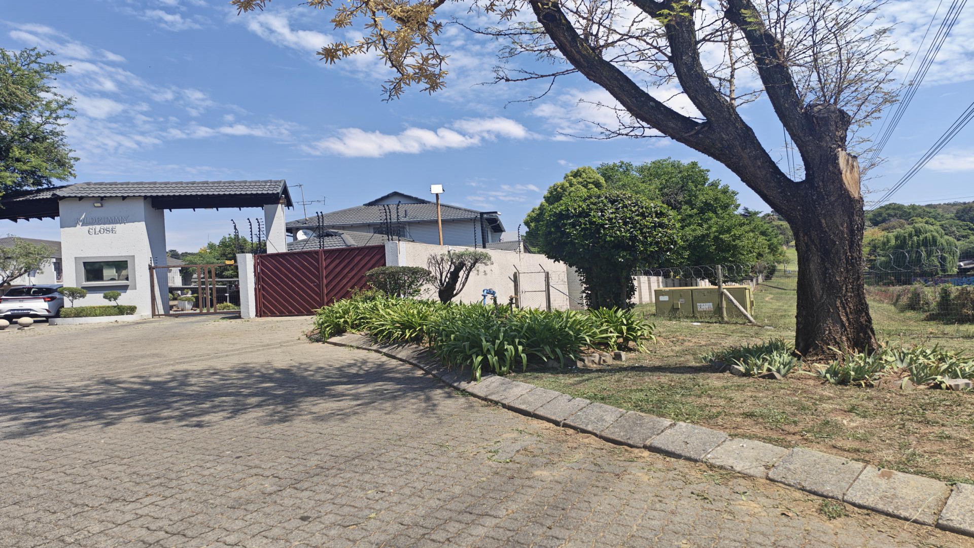 Front View of property in Paulshof
