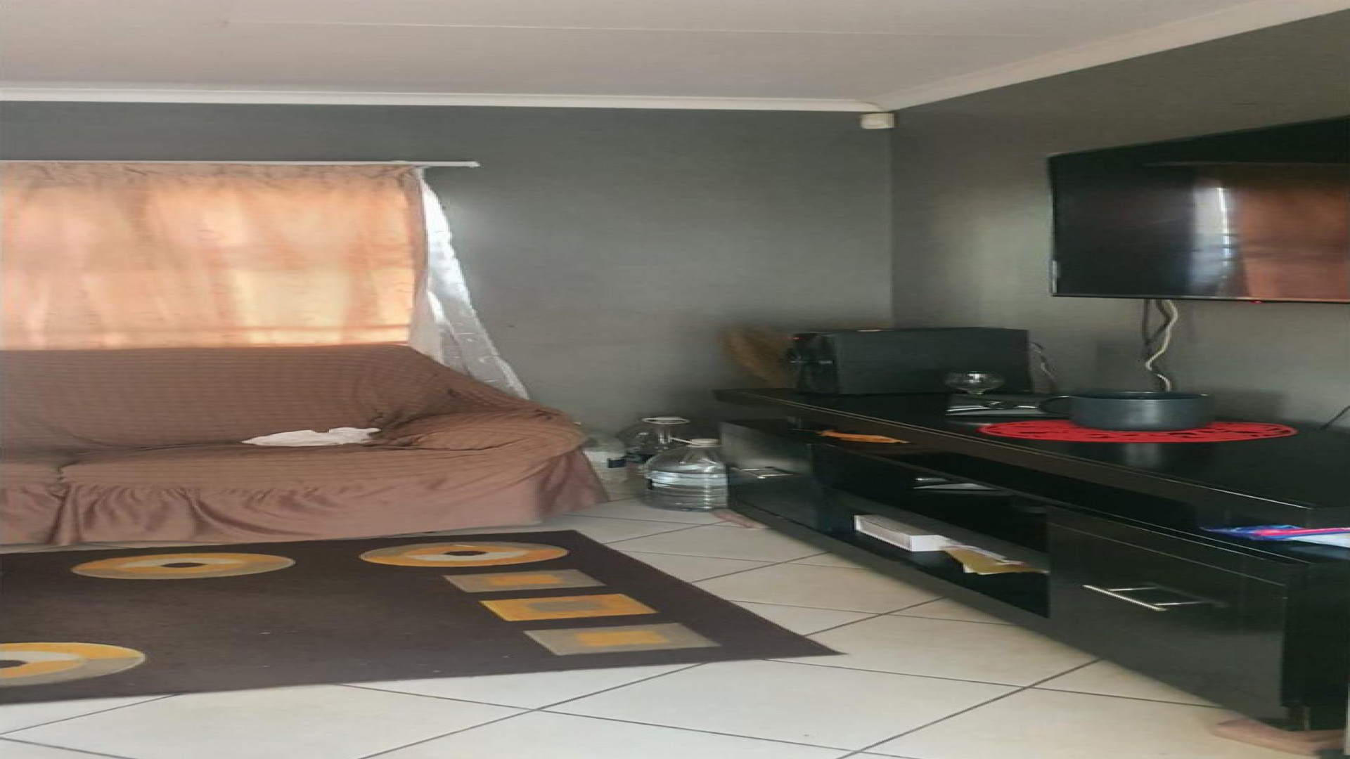 Lounges - 15 square meters of property in Kirkney