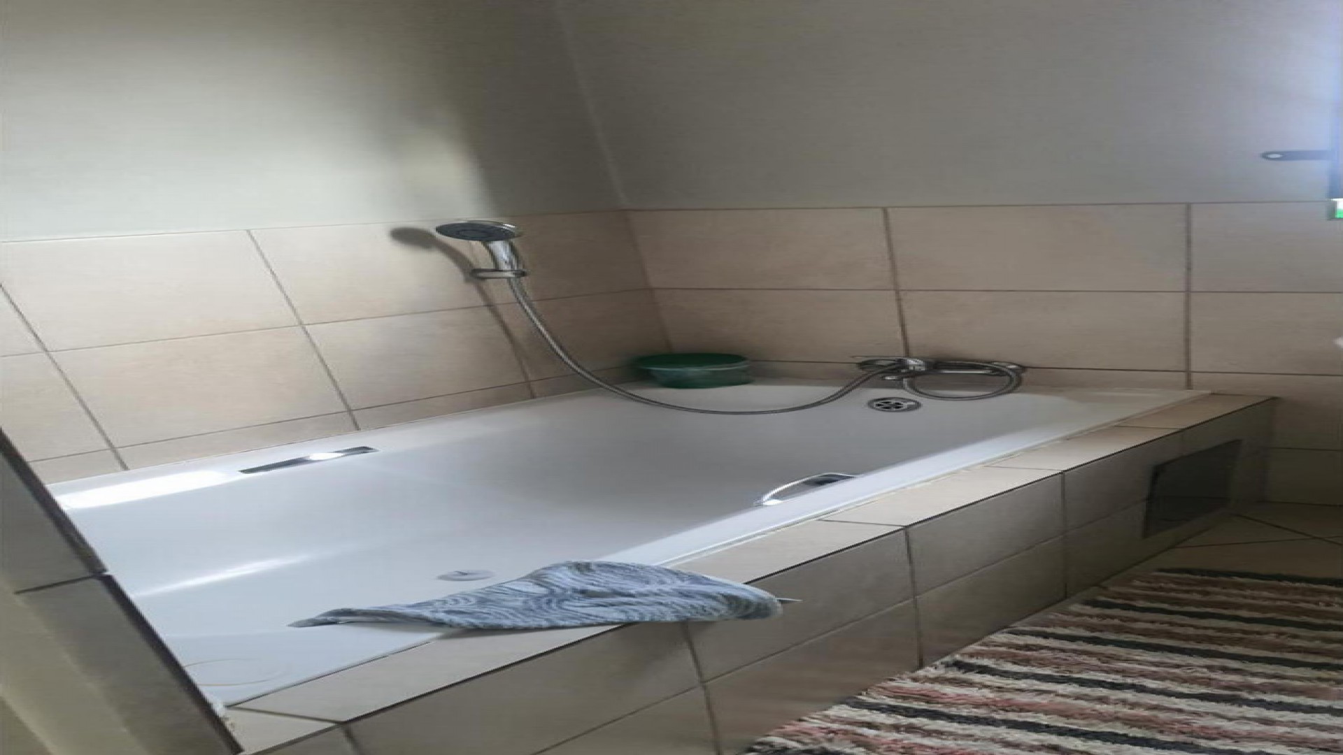 Bathroom 2 of property in Kirkney