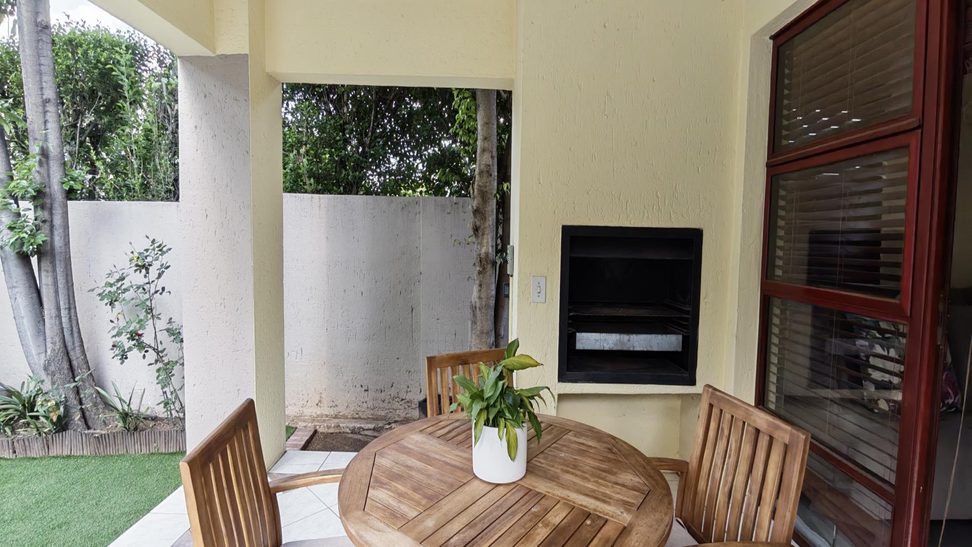 Patio of property in Sunninghill