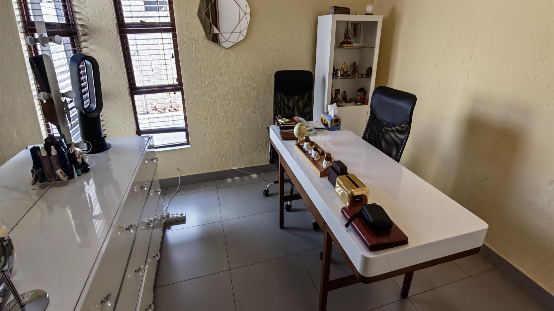 Bed Room 2 of property in Sunninghill
