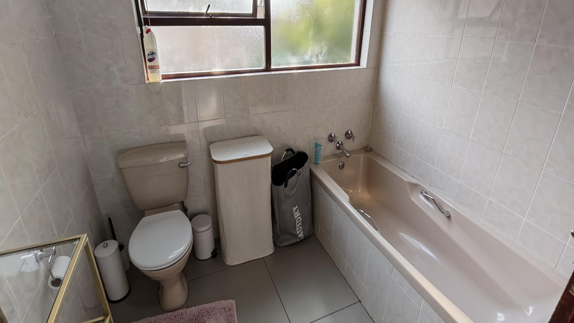 Bathroom 2 of property in Sunninghill