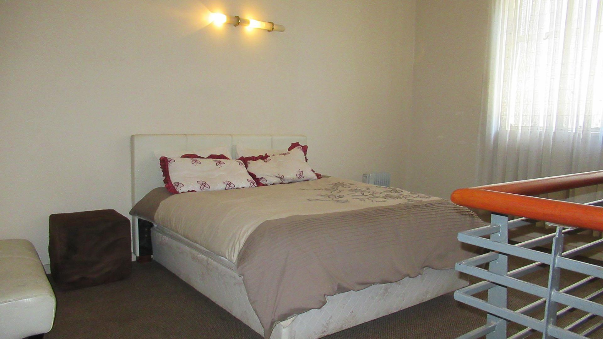 Main Bedroom - 19 square meters of property in Marshallstown