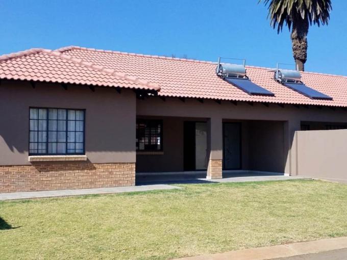 3 Bedroom Simplex for Sale For Sale in Waterval East - MR723517