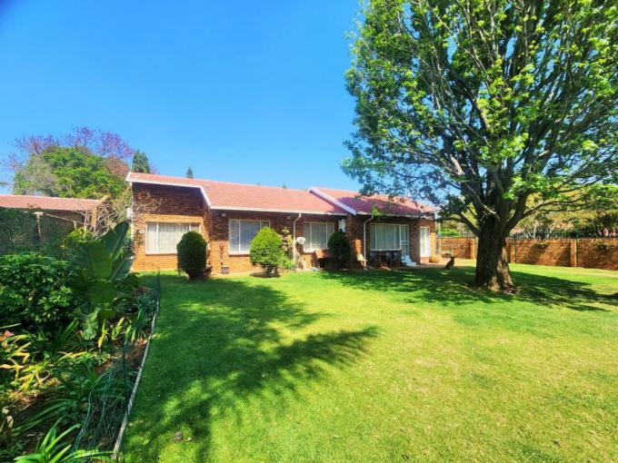House for Sale For Sale in Rooihuiskraal - MR723532
