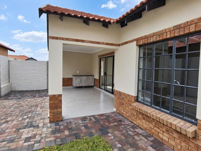 3 Bedroom House for Sale For Sale in Waterval East - MR723534