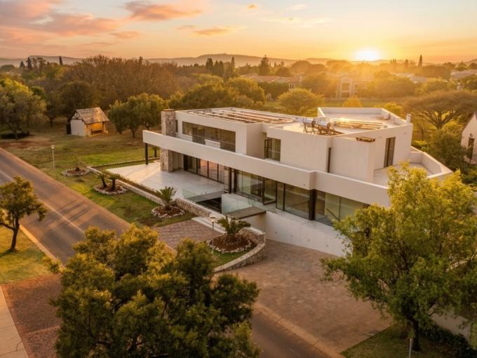 7 Bedroom House for Sale For Sale in Woodhill Golf Estate - MR723537