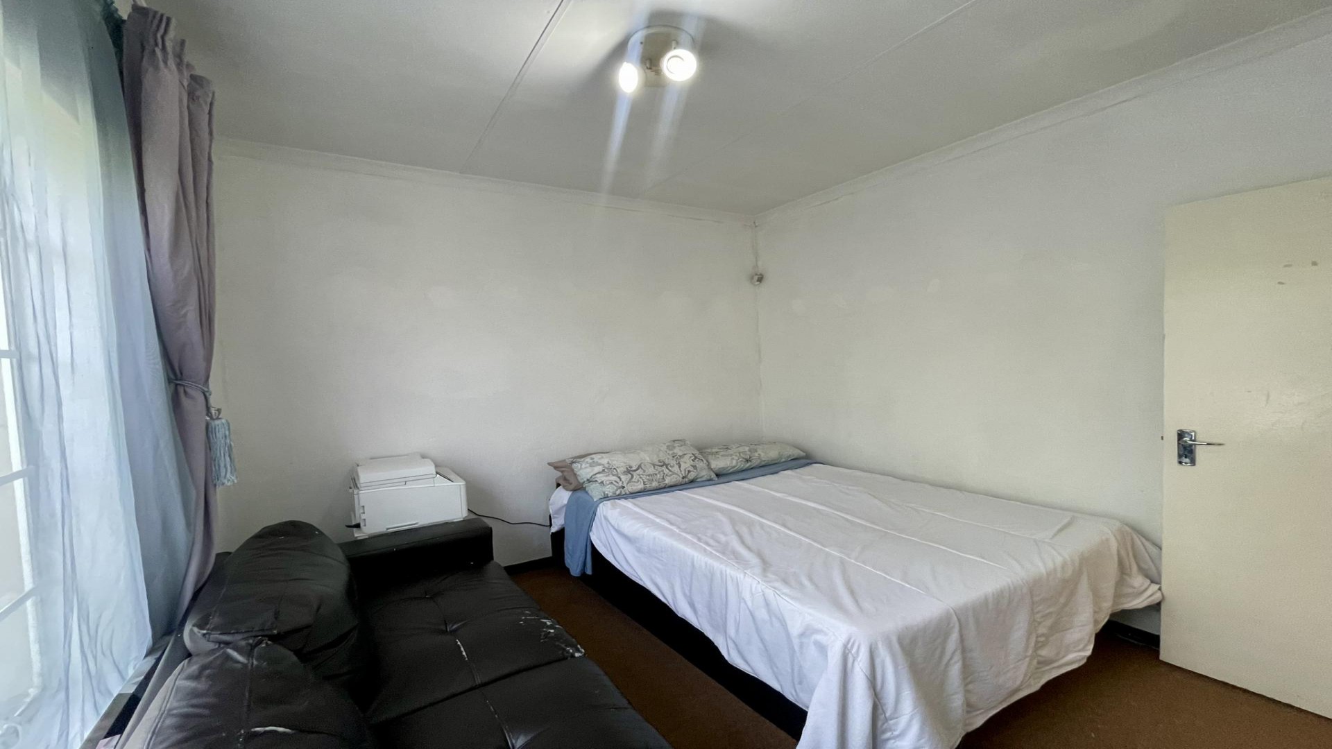 Bed Room 1 of property in Willowbrook