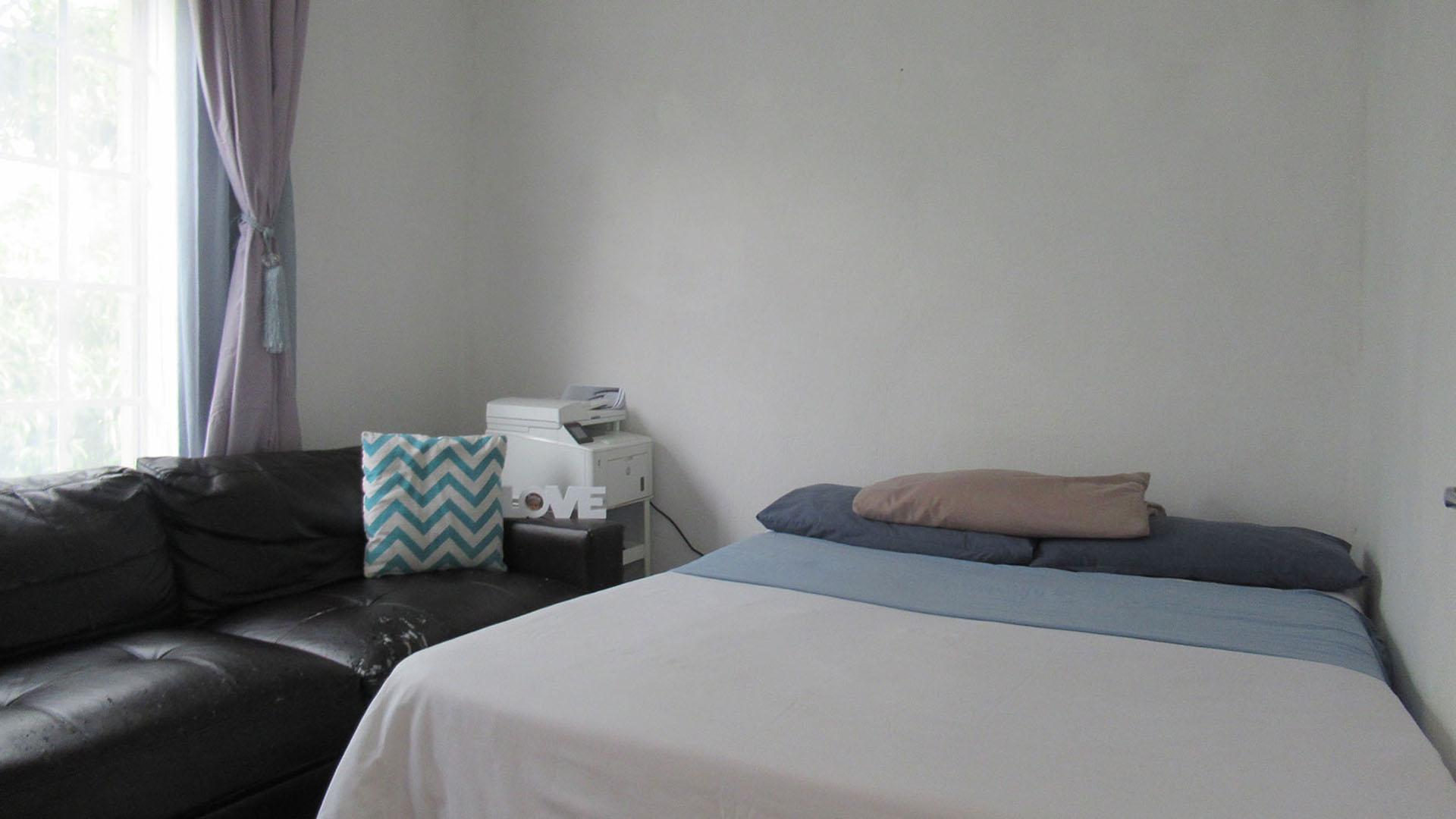 Bed Room 1 - 10 square meters of property in Willowbrook
