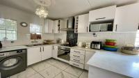 Kitchen of property in Willowbrook