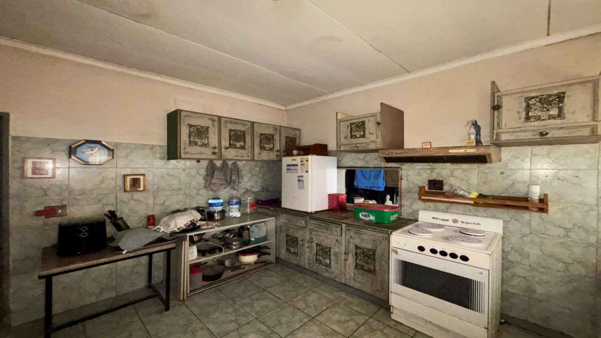 Kitchen of property in Meiringspark