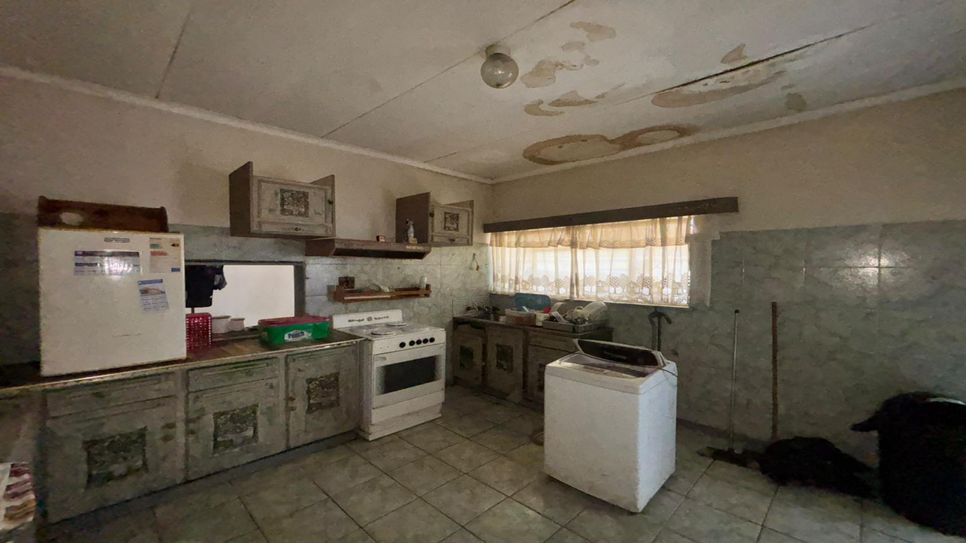 Kitchen of property in Meiringspark