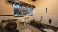 Bathroom 1 of property in Meiringspark