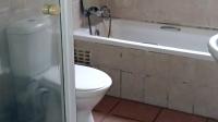 Bathroom 1 of property in Vaalpark
