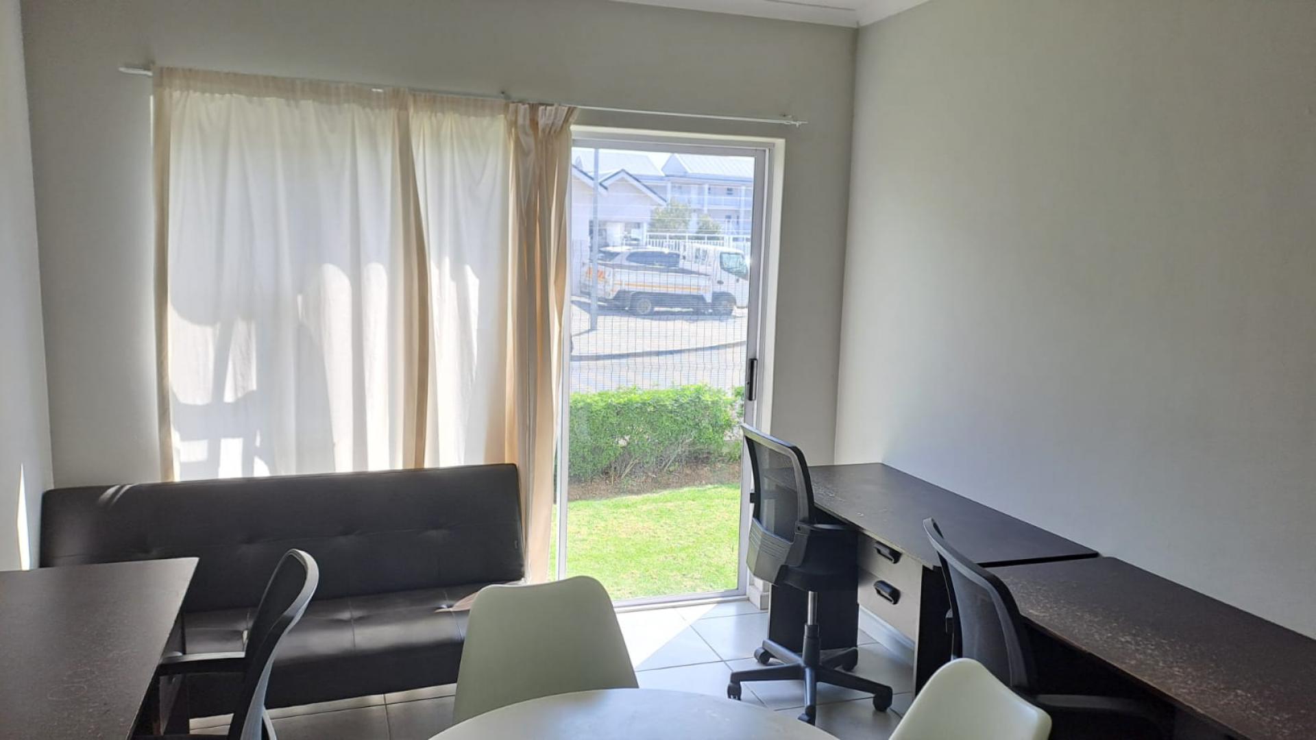 Lounges of property in Kuils River
