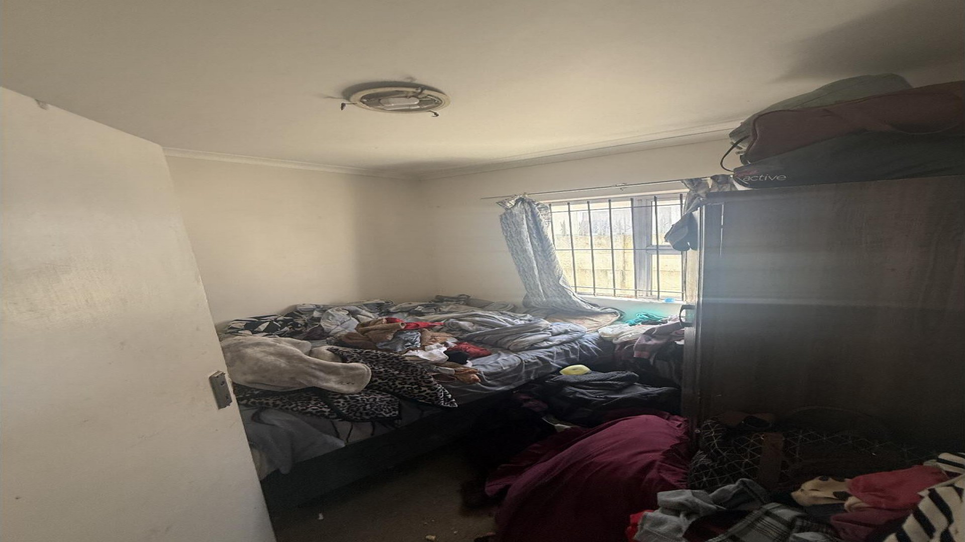 Bed Room 1 of property in Strand