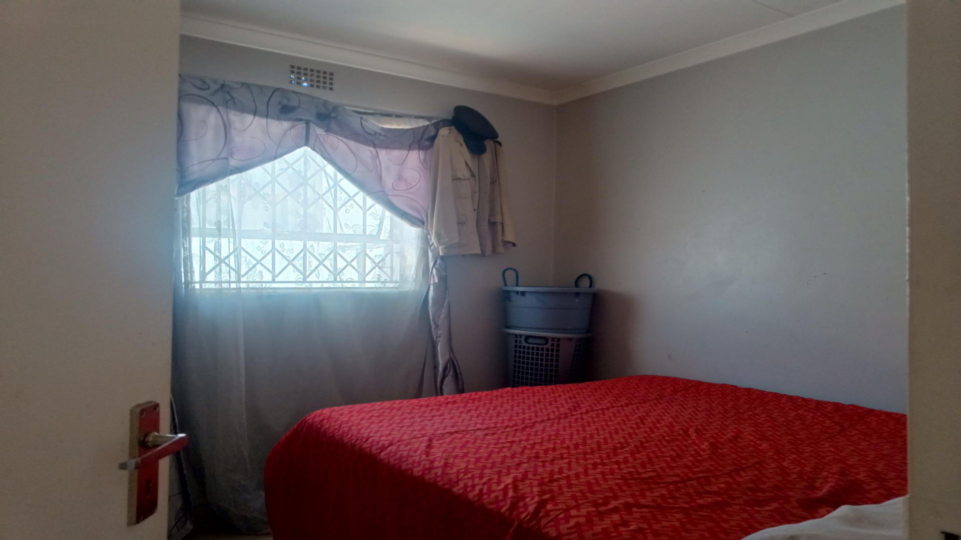 Bed Room 1 - 8 square meters of property in Clayville