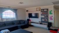 Lounges - 14 square meters of property in Clayville