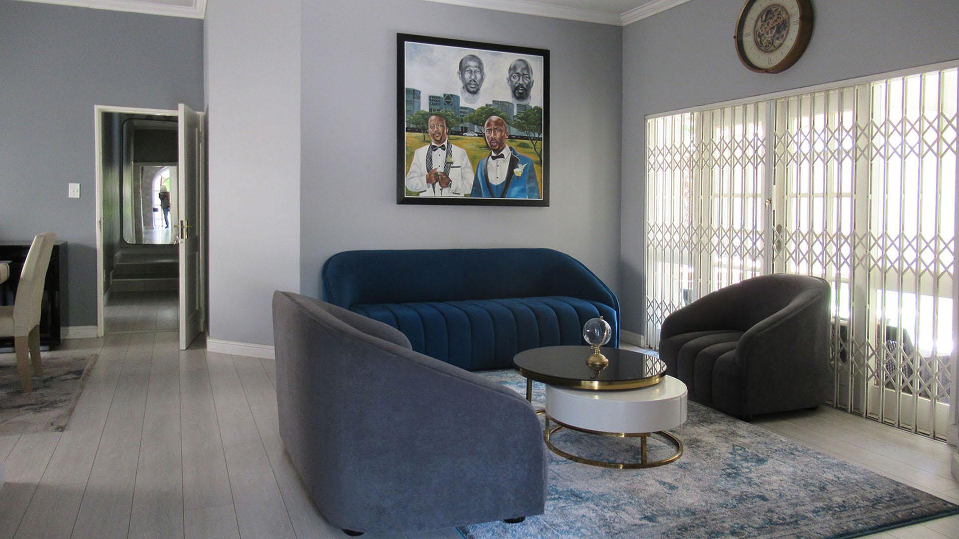 Lounges - 38 square meters of property in Lone Hill