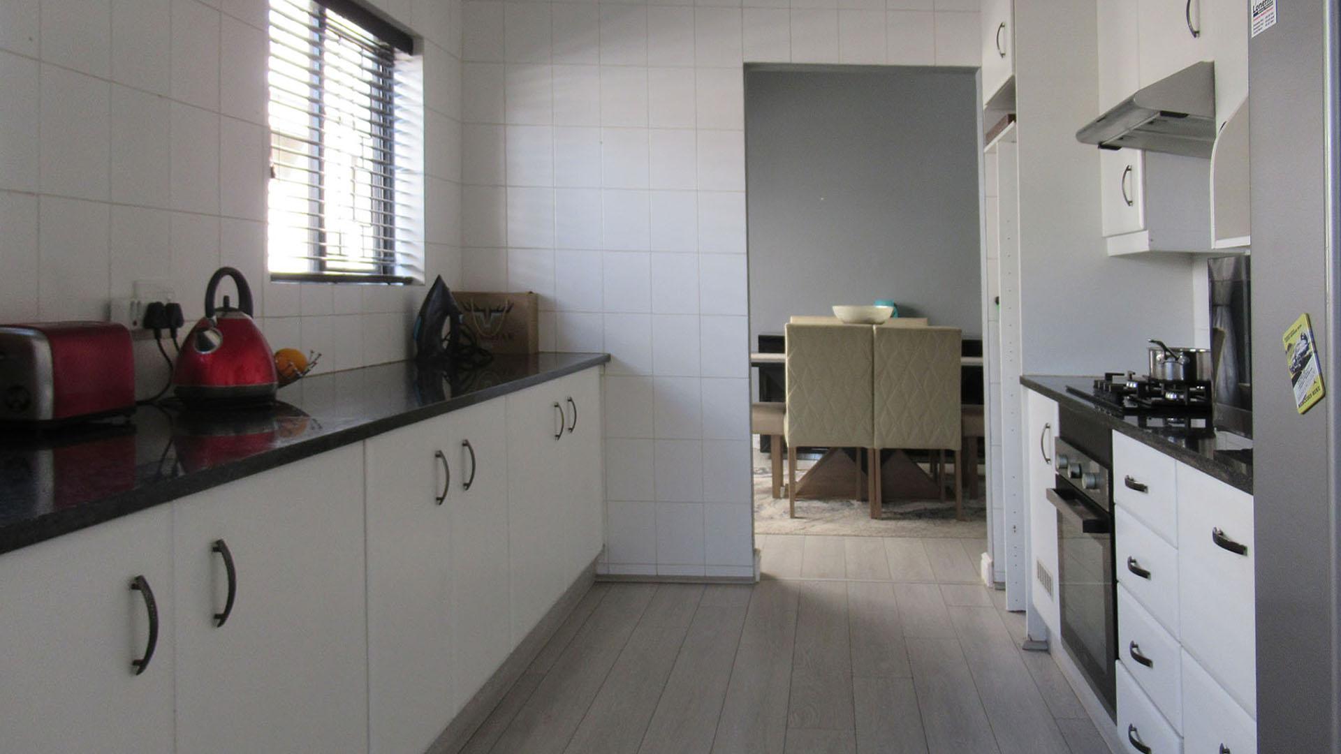 Kitchen - 10 square meters of property in Lone Hill