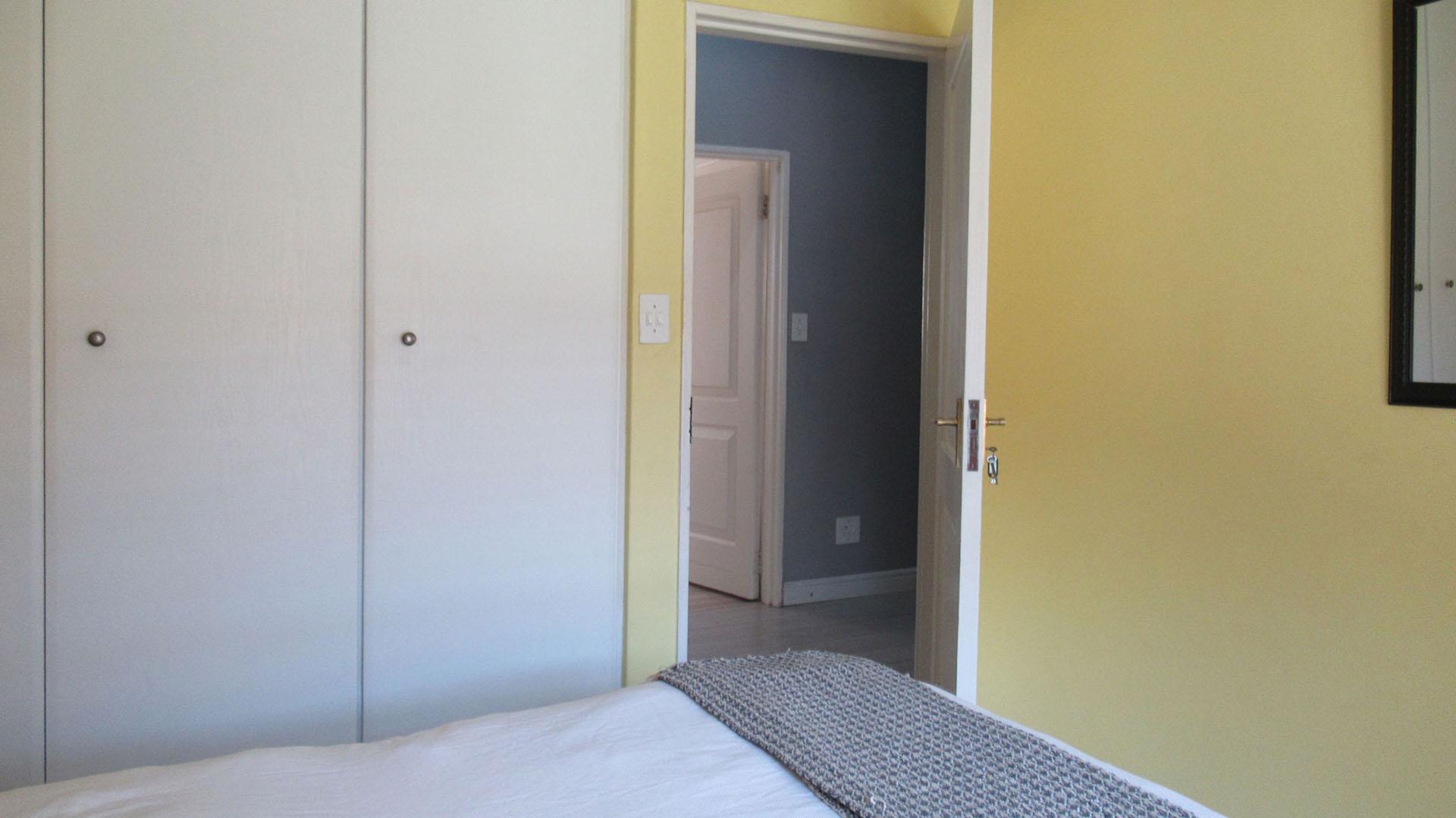 Bed Room 1 - 10 square meters of property in Lone Hill