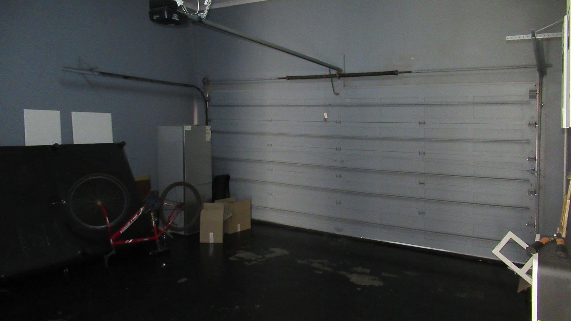 Garage - 29 square meters of property in Lone Hill
