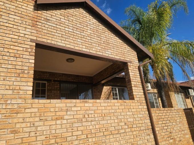 3 Bedroom Simplex for Sale For Sale in Safarituine - MR723637