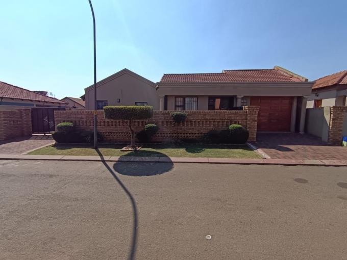 3 Bedroom House for Sale For Sale in Spruitview - MR723640