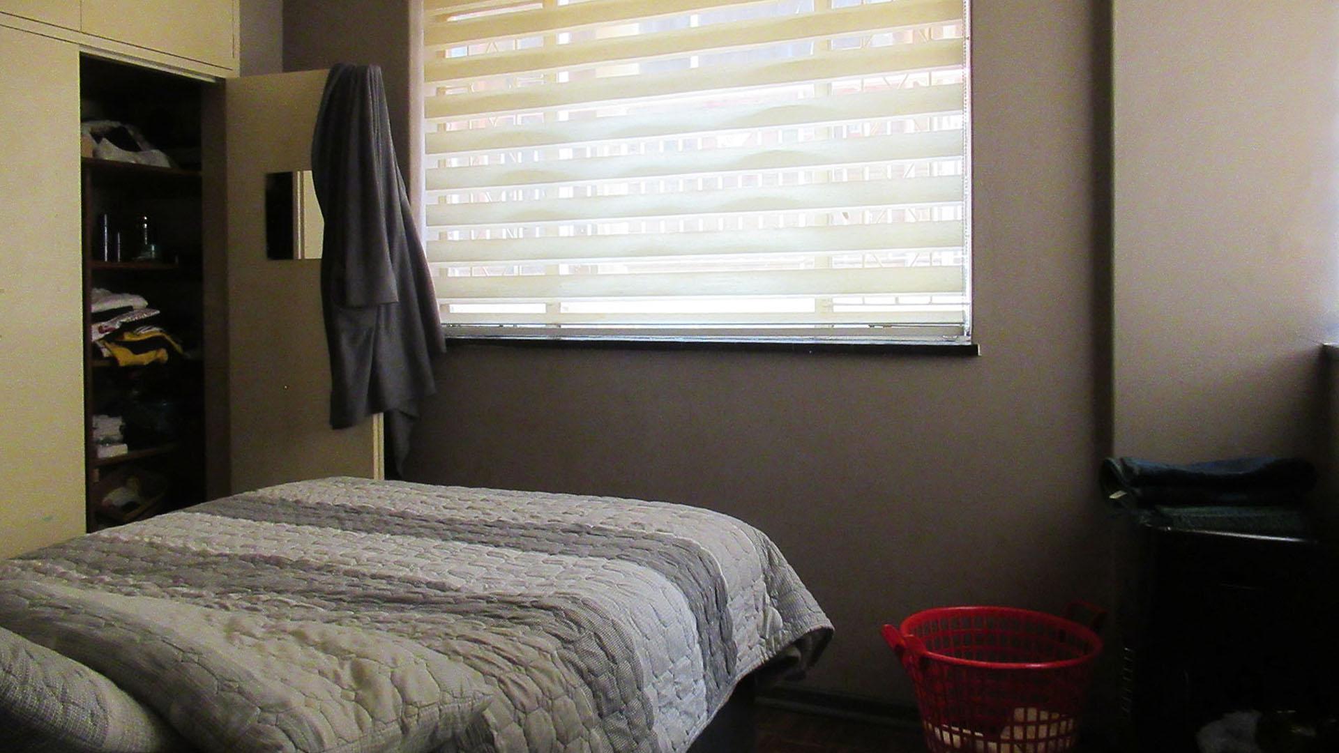 Bed Room 1 - 13 square meters of property in Florida