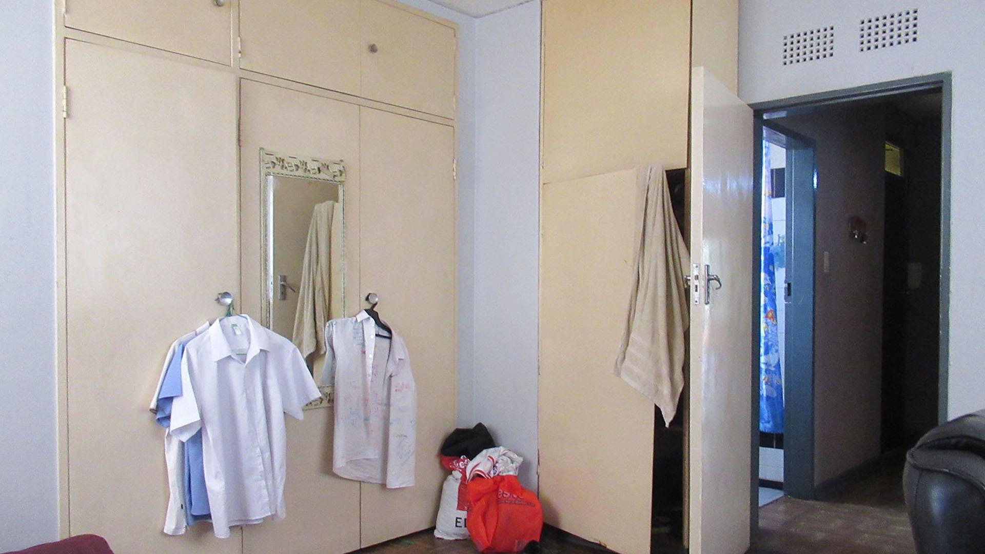 Bed Room 2 - 14 square meters of property in Florida