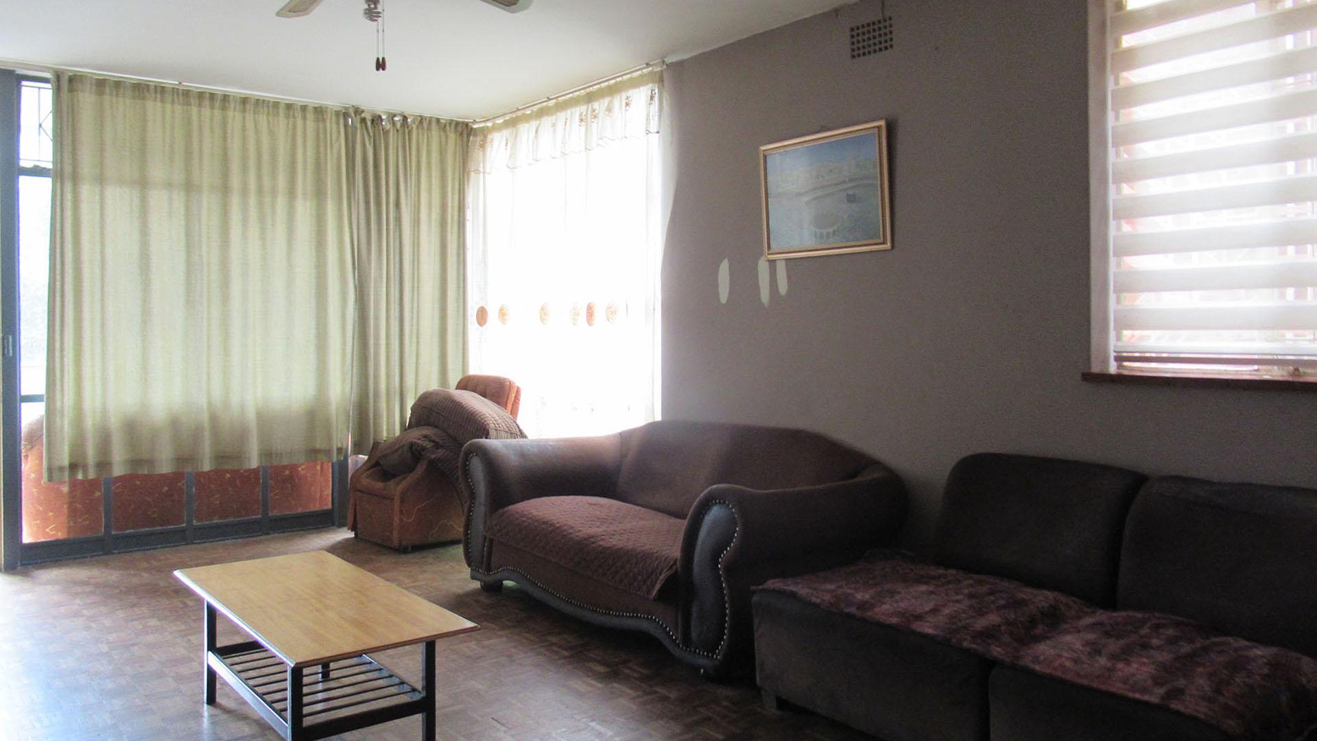 Lounges - 29 square meters of property in Florida