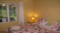 Bed Room 1 of property in Kloof 