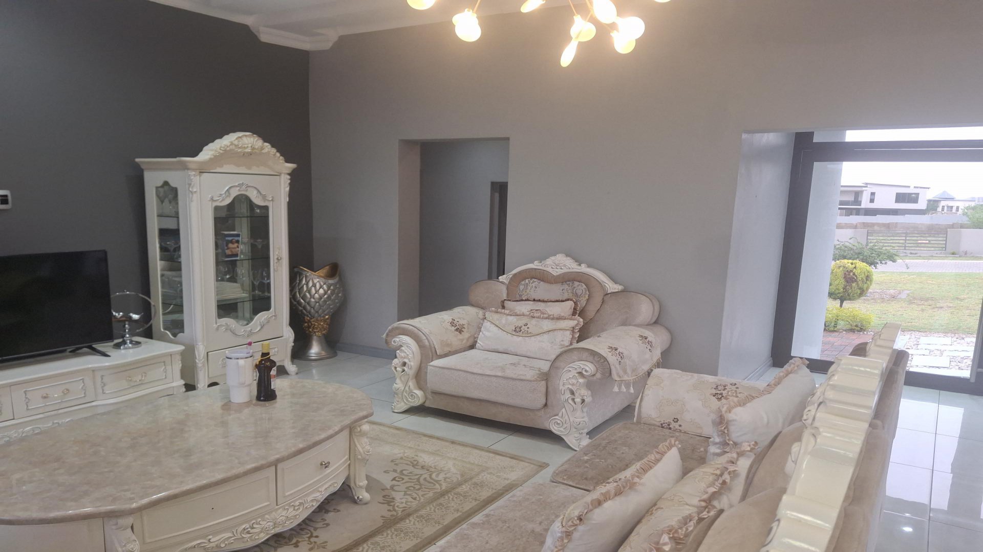 Lounges of property in Kungwini Country Estate