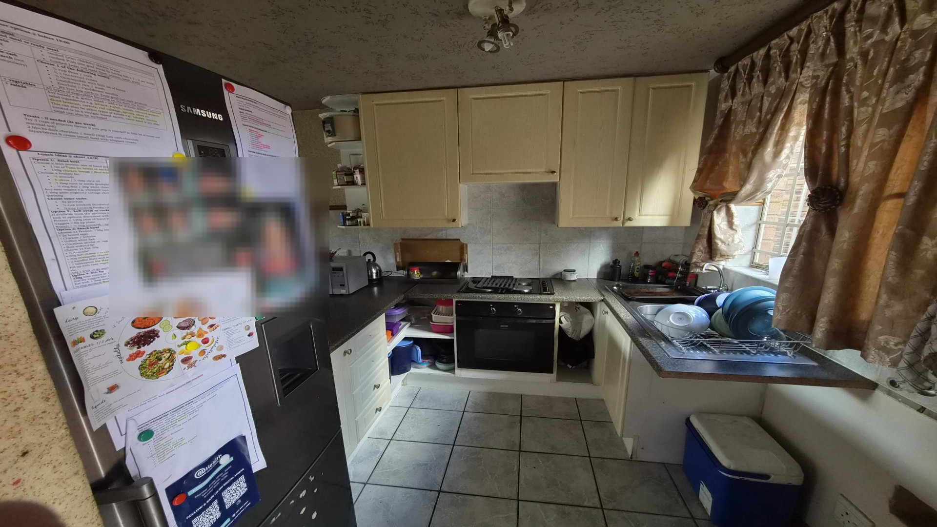 Kitchen of property in Die Hoewes