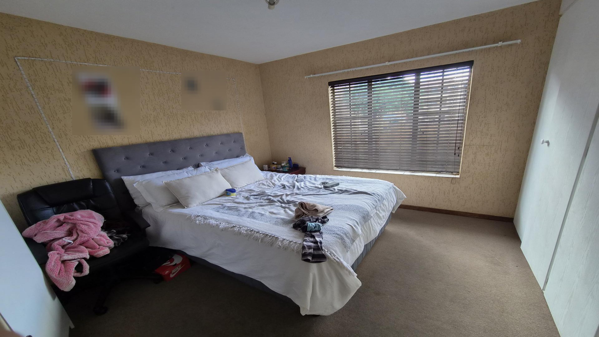Bed Room 2 of property in Die Hoewes