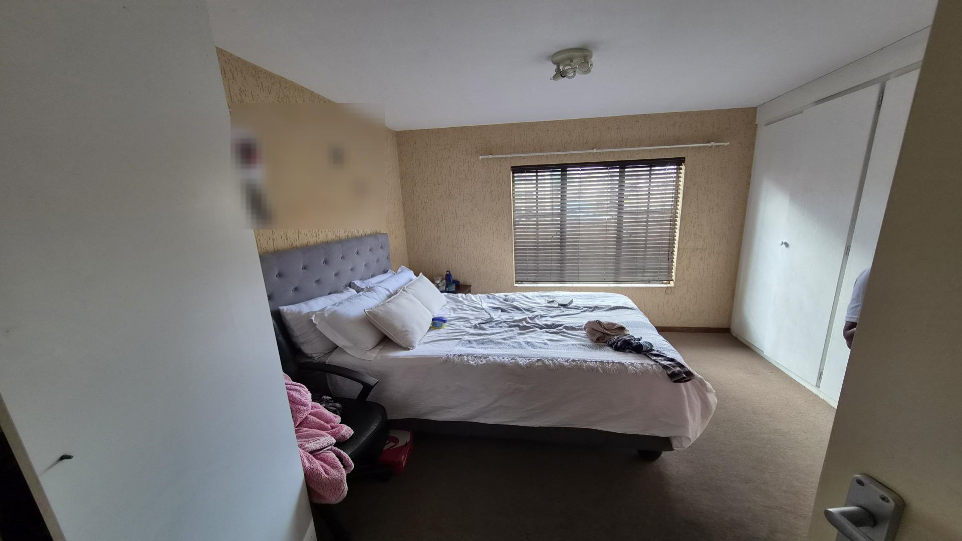 Bed Room 2 of property in Die Hoewes