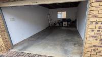 Garage of property in Die Hoewes